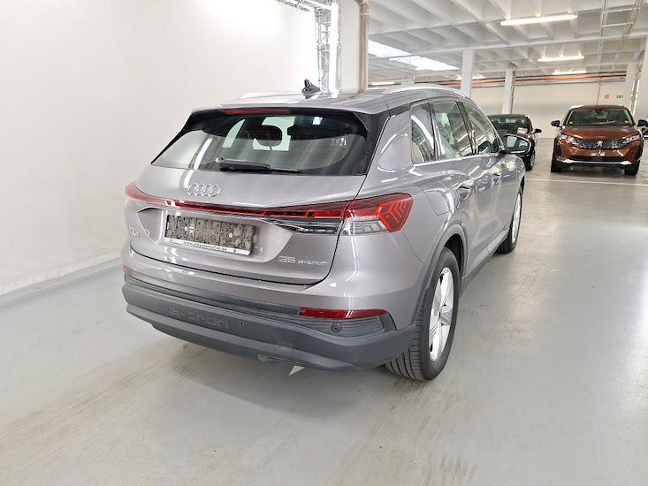 Audi Q4 — photo 4