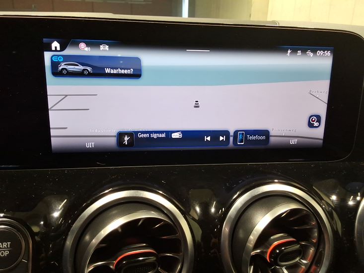 Mercedes-Benz Eqa — photo 10