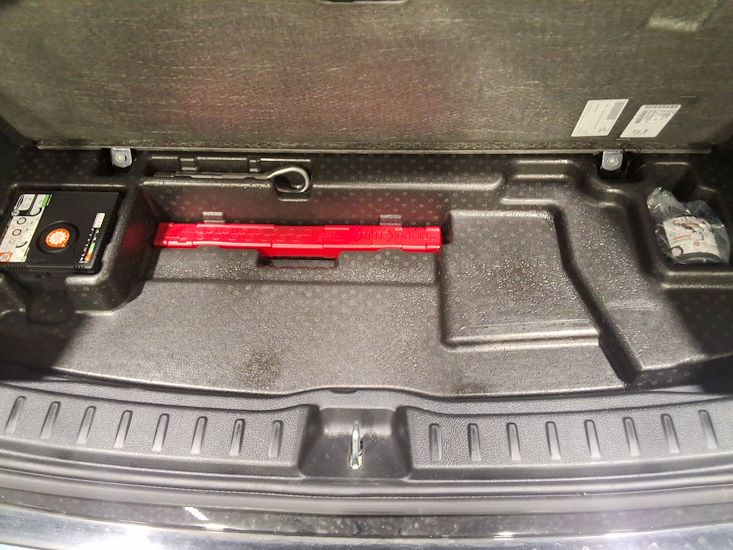 Mercedes-Benz Eqa — photo 11