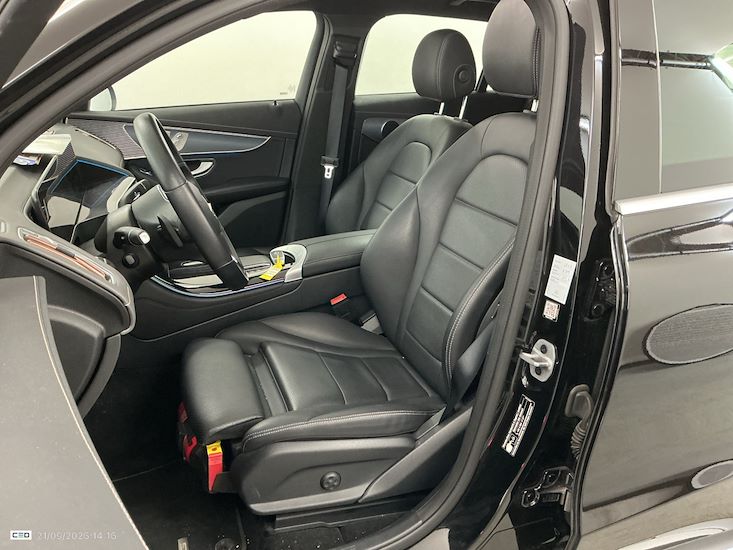 Mercedes-Benz Eqc — photo 11