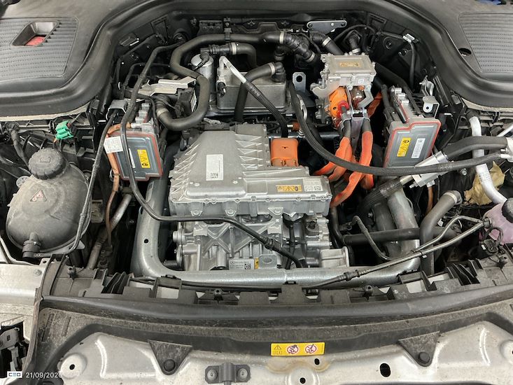 Mercedes-Benz Eqc — photo 6
