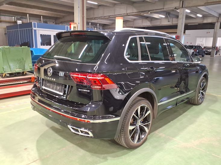 Volkswagen Tiguan — photo 4