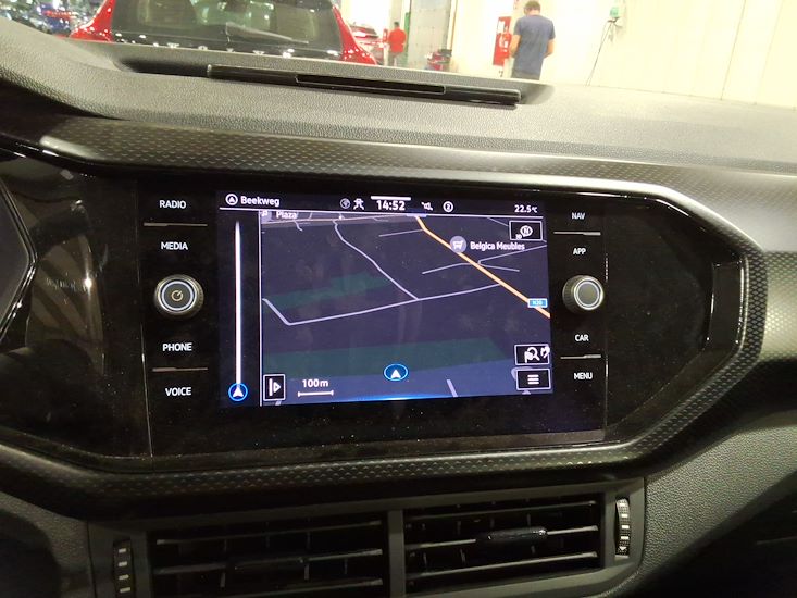 Volkswagen T-Cross — photo 10