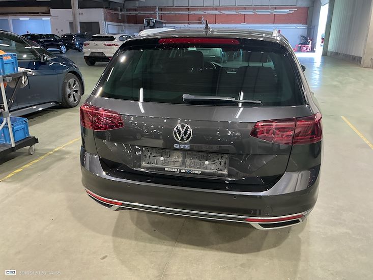 Volkswagen Passat — photo 5