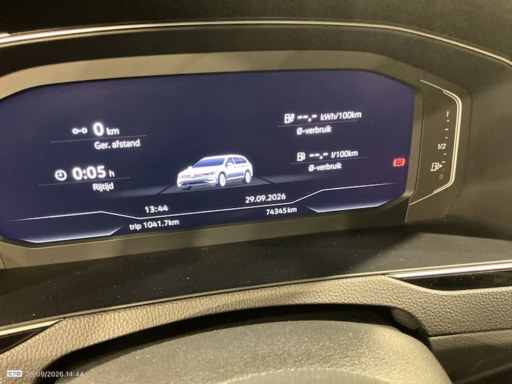 Volkswagen Passat — photo 8