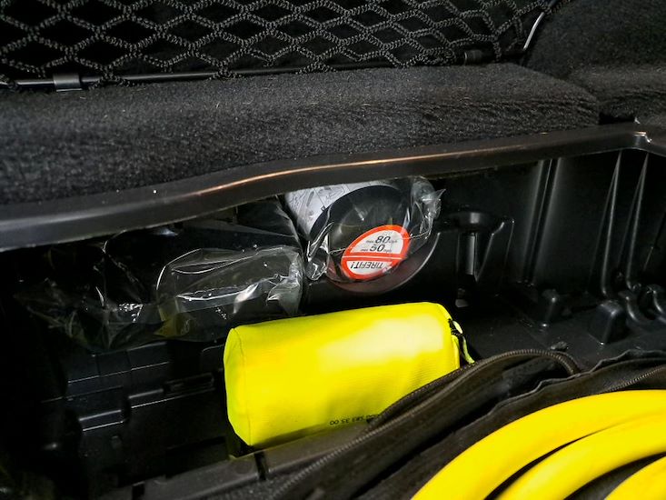 Mercedes-Benz Eqc — photo 11