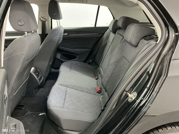 Volkswagen Golf — photo 12