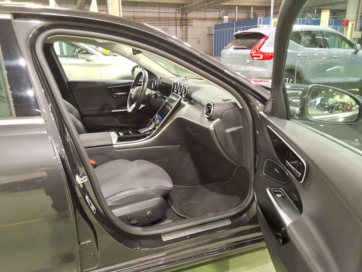 Mercedes-Benz C-Class — photo 7