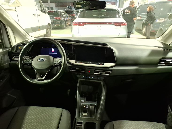 Ford Tourneo — photo 6