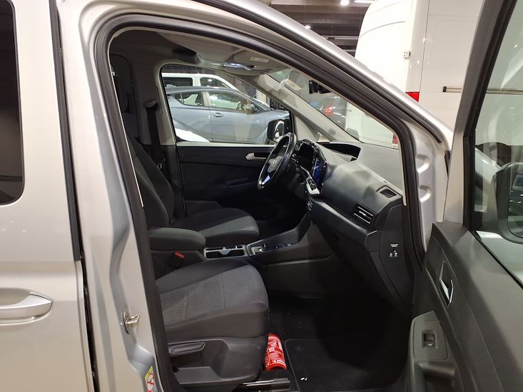Ford Tourneo — photo 7