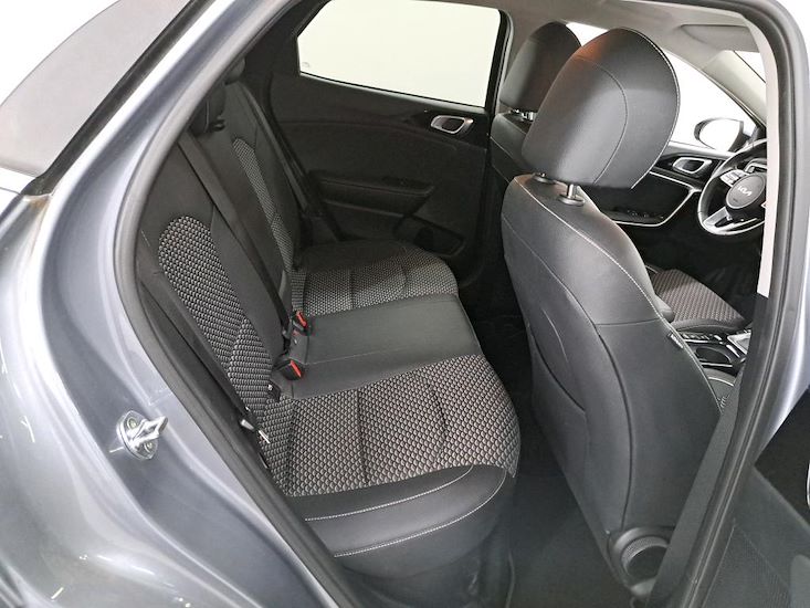Kia Xceed — photo 6