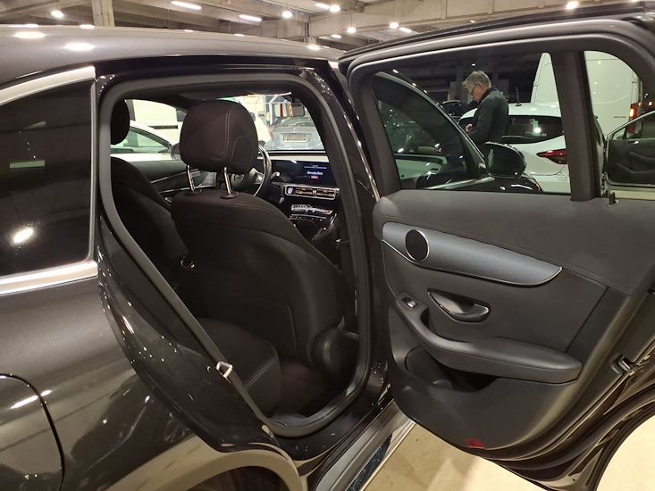 Mercedes-Benz Eqc — photo 5