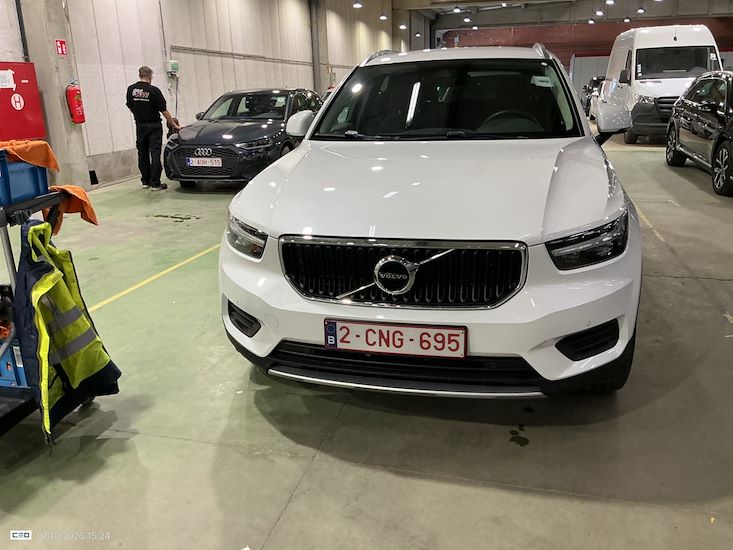 Volvo Xc40 — photo 2