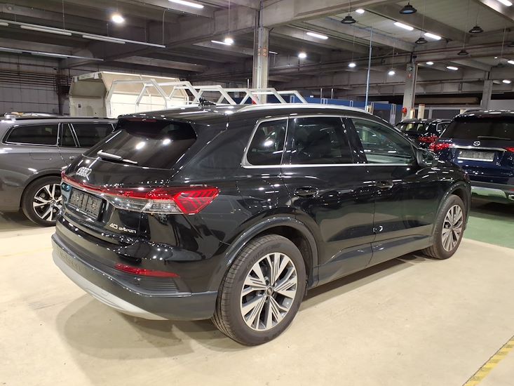 Audi Q4 — photo 4