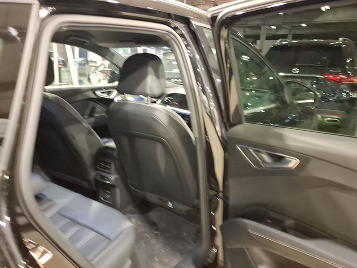 Audi Q4 — photo 5