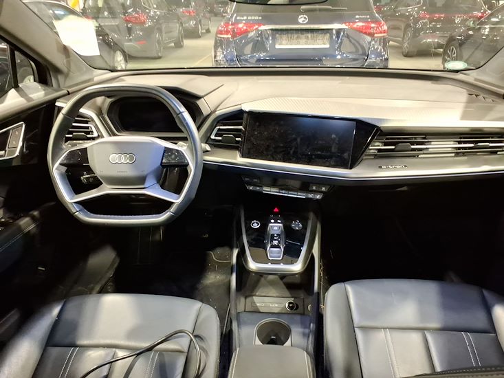 Audi Q4 — photo 6