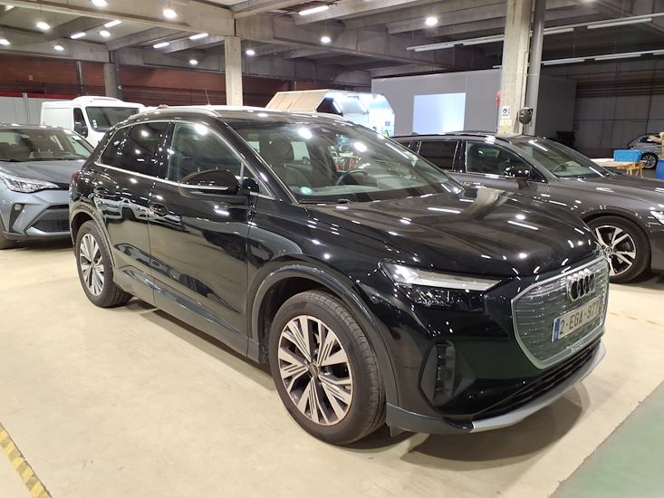 Audi Q4 — photo 8
