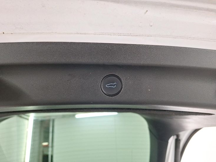 Tesla Model Y — photo 14