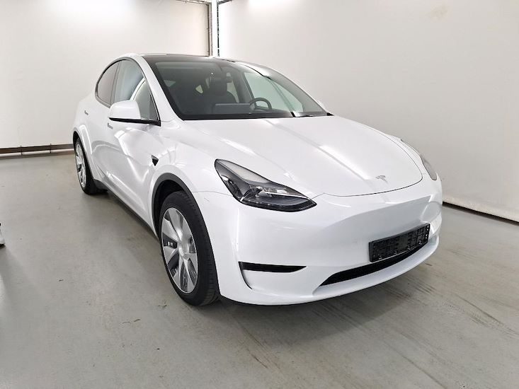 Tesla Model Y — photo 2