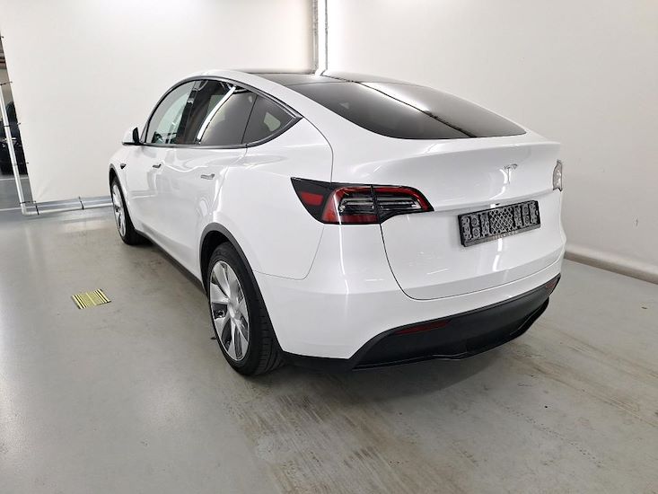 Tesla Model Y — photo 3