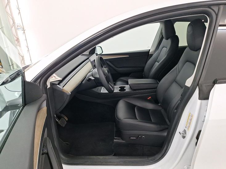 Tesla Model Y — photo 5