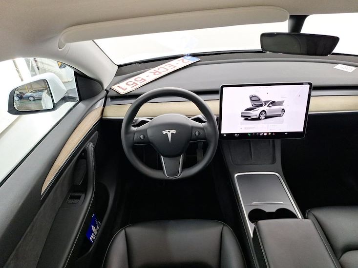 Tesla Model Y — photo 8