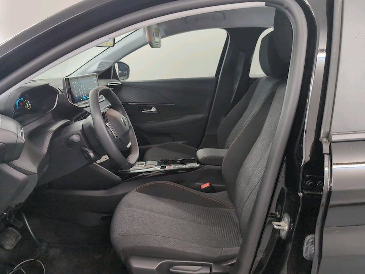 Peugeot 208 — photo 5