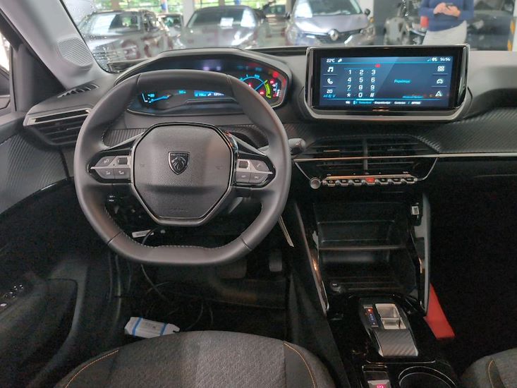 Peugeot 208 — photo 8