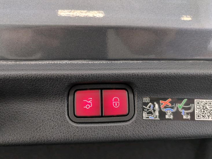 Mercedes-Benz Eqe — photo 13