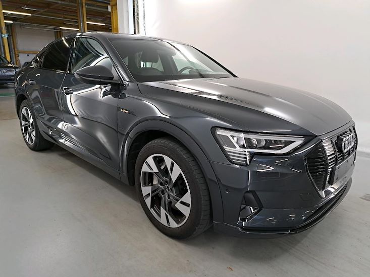 Audi E-Tron — photo 2