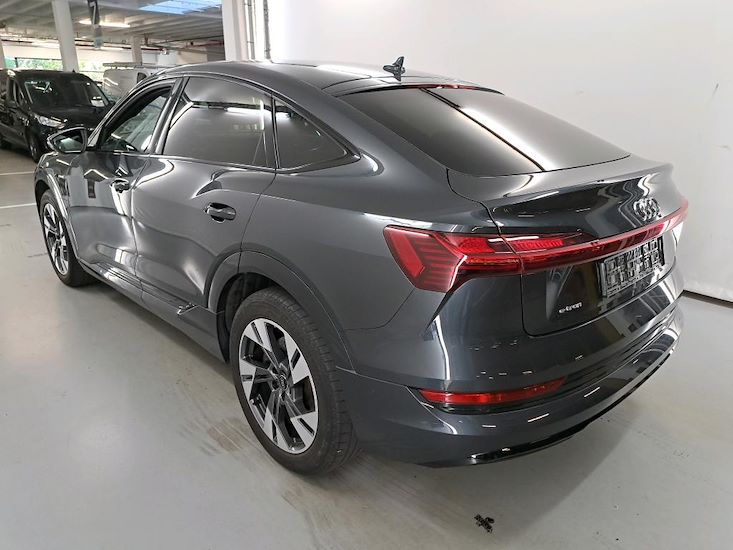 Audi E-Tron — photo 3