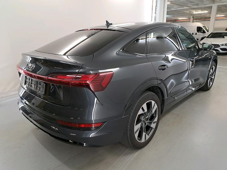 Audi E-Tron — photo 4