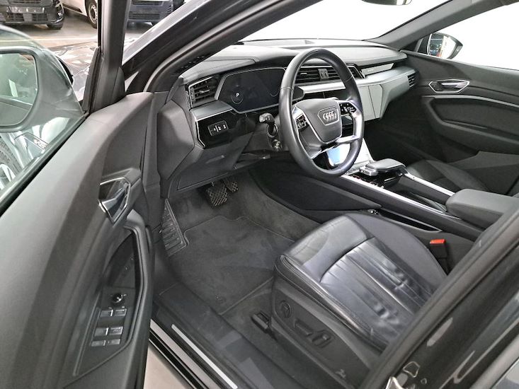 Audi E-Tron — photo 5
