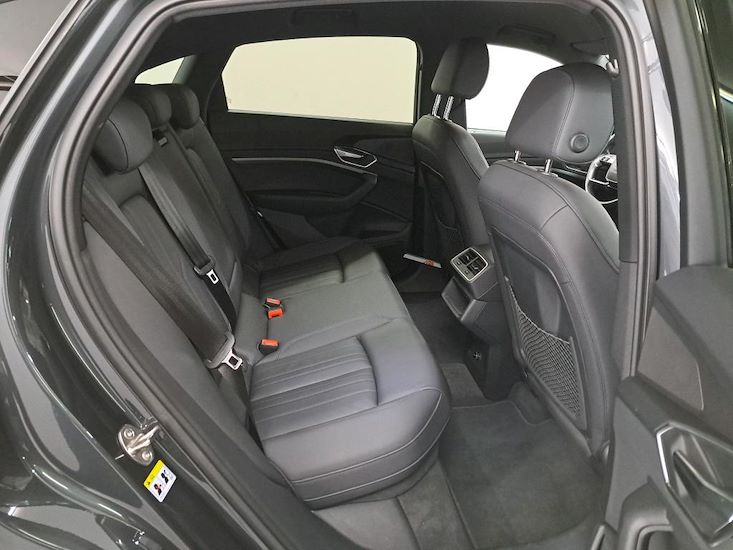 Audi E-Tron — photo 6