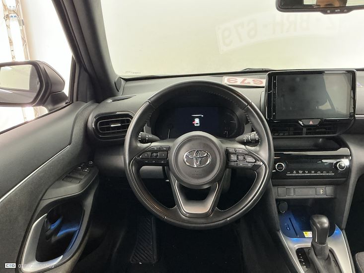 Toyota Yaris — photo 6