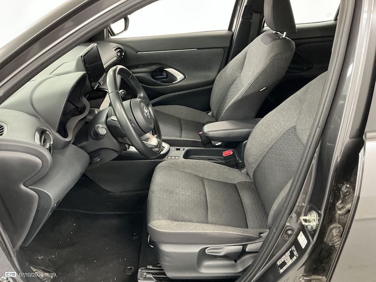 Toyota Yaris — photo 8
