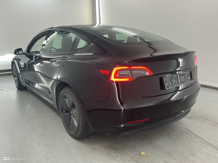 Tesla Model 3 — photo 3