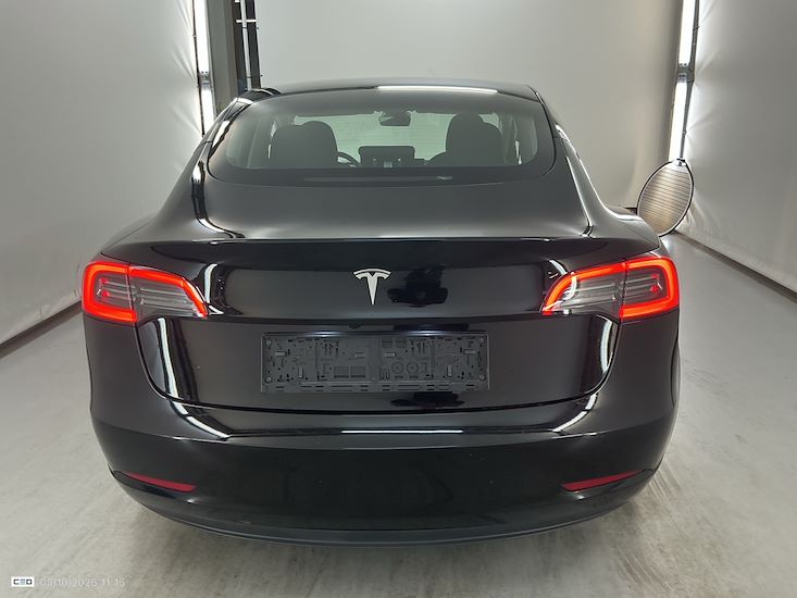 Tesla Model 3 — photo 5