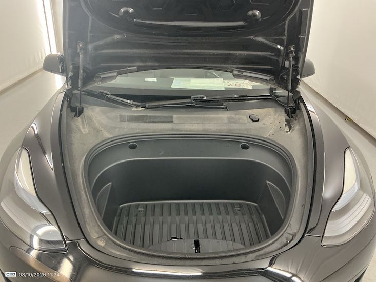 Tesla Model 3 — photo 6