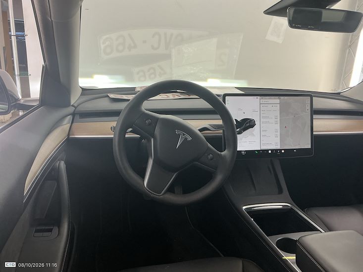Tesla Model 3 — photo 7