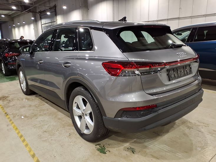 Audi Q4 — photo 2