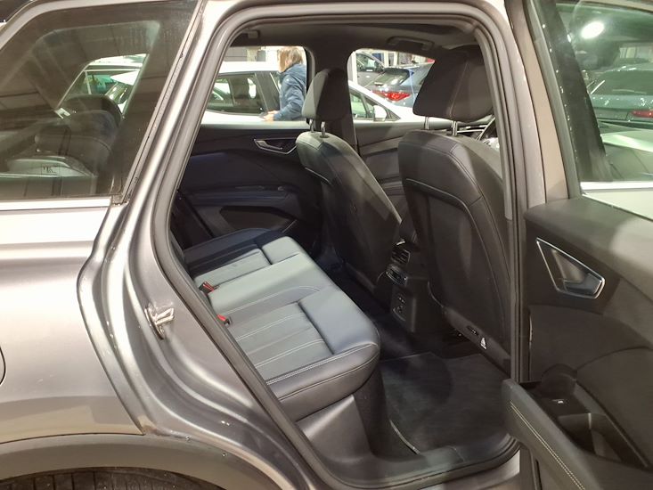 Audi Q4 — photo 5