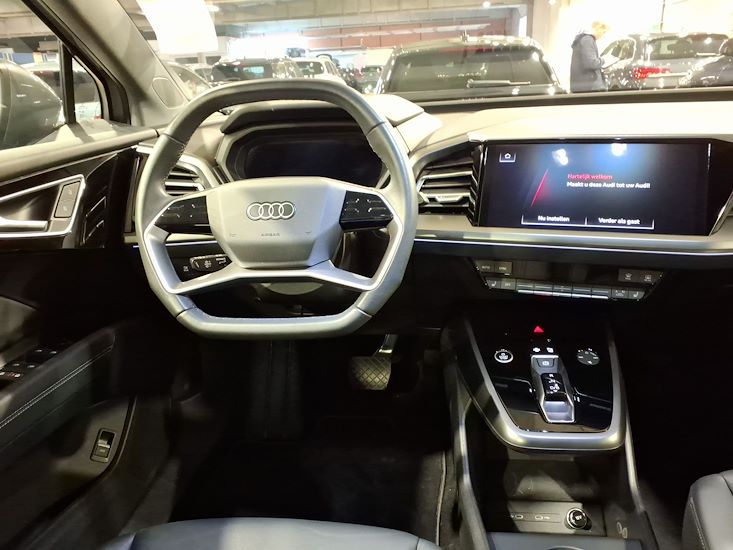 Audi Q4 — photo 6