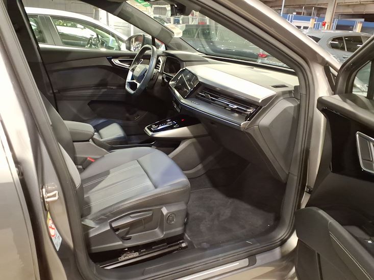 Audi Q4 — photo 7