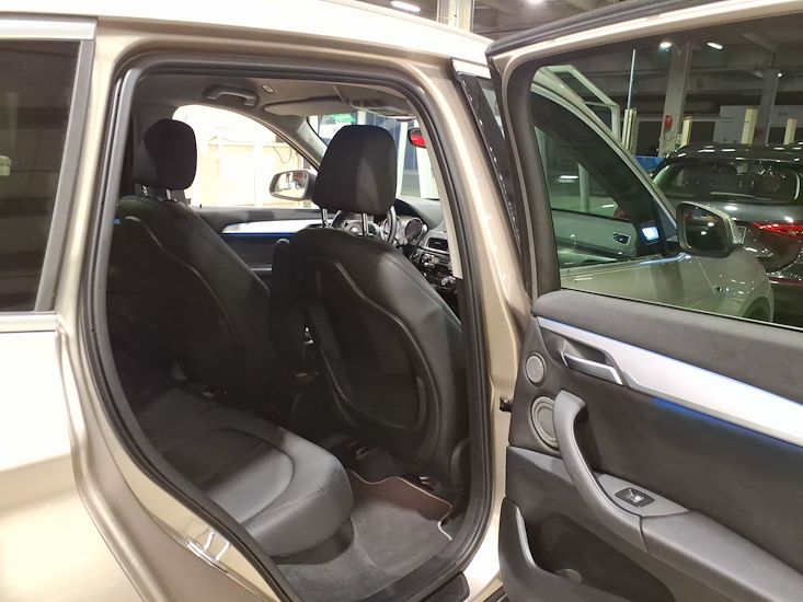 Bmw X1 — photo 5