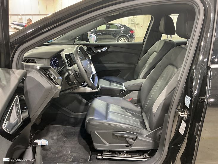 Audi Q4 — photo 11
