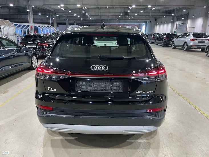 Audi Q4 — photo 5