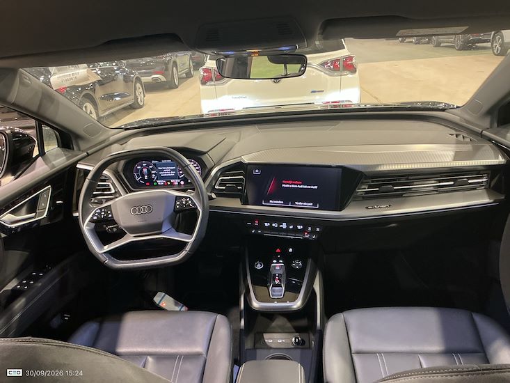 Audi Q4 — photo 7