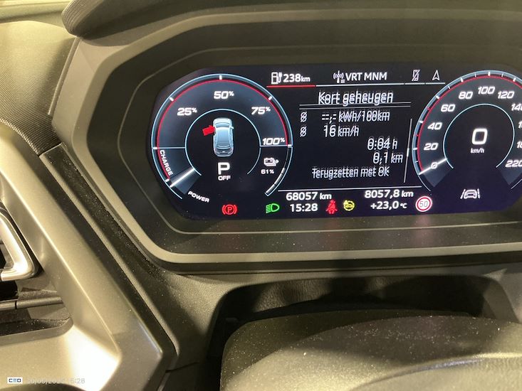 Audi Q4 — photo 8