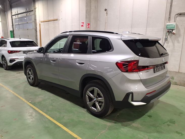 Bmw X1 — photo 2